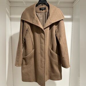 Ellen Tracy Tan coat with Luxurious Wool Blend and Wide Collar